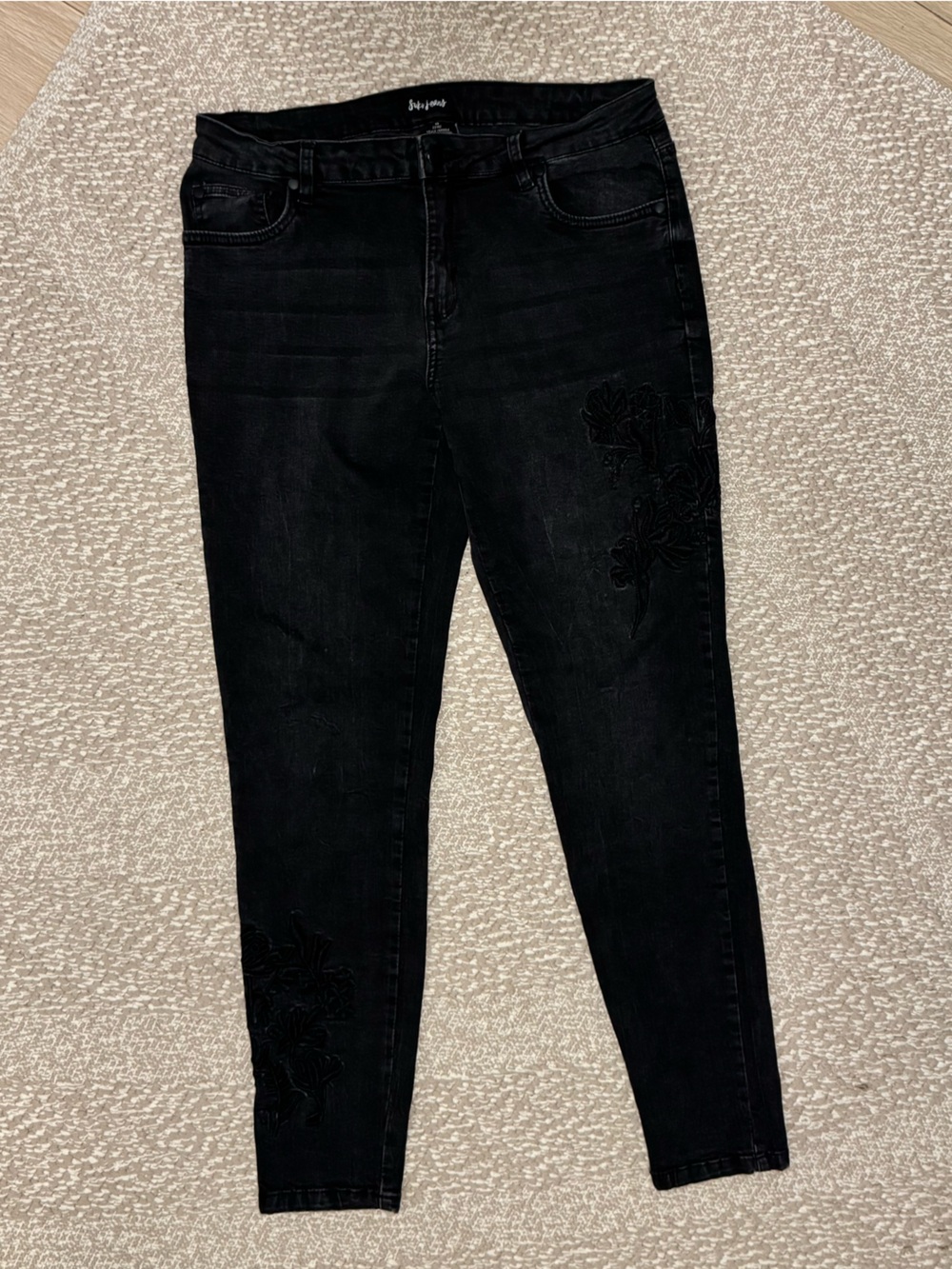 Suko Jeans Black Women's Skinny Jeans with Embroidered Detail Size 10
